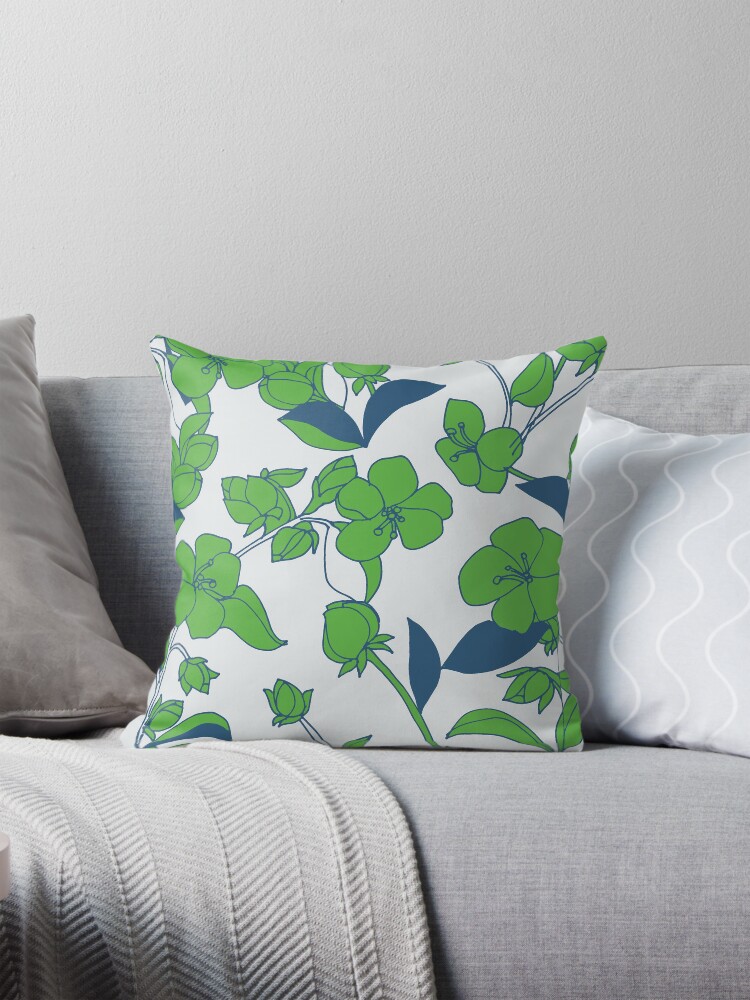 Aperçu 1 sur 4. Coussin avec l'œuvre Fleurs au printemps vert et bleu créée et vendue par KShedenhelm.
