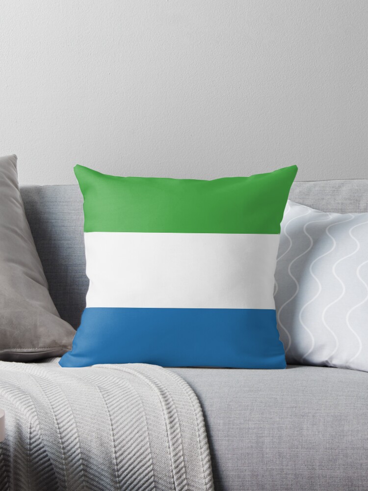 Aperçu 1 sur 4. Coussin avec l'œuvre Drapeau de Sierra Leone créée et vendue par Shorlick.