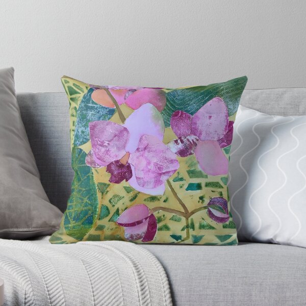 Be Pink! Throw Pillow