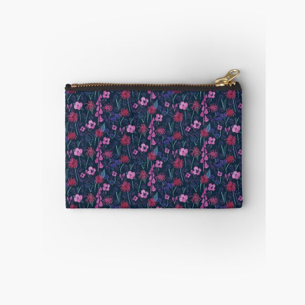 Artikelvorschau, Moody - Wald - Blumen - Aquarell entworfen und verkauft von CraftCartwright.