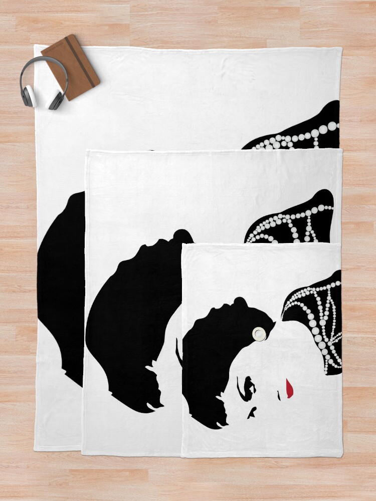 Minimal Coco Chanel  Throw Blanket for Sale by Dilyana Rumenova