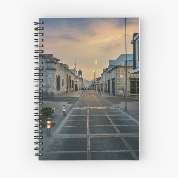 Aperçu de l'œuvre Deserted Street in Arequipa Peru créée et vendue par DFLC Prints.