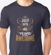 Born in July 1979 40th Years of Being Awesome Slim Fit T-Shirt
