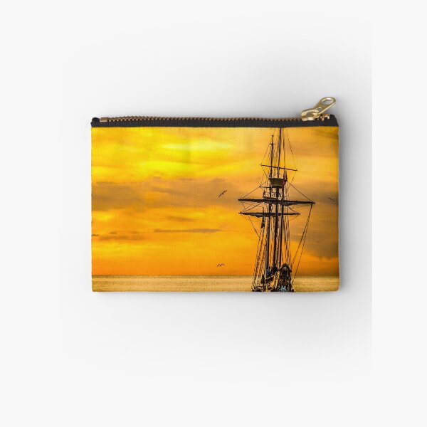 Item preview, fwc 1318 birds hd wallpaper ocean designed and sold by fred chiea.