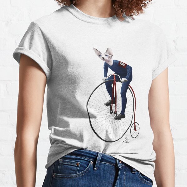 Hector le chat sphynx sur un vélo antique T-shirt classique