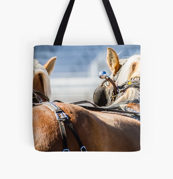 Aperçu de l'œuvre Chevaux de trait belges dans l'attelage créée et vendue par 3QuartersToday.