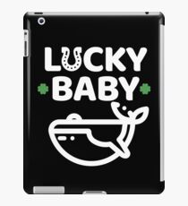 Glücklicher irischer Baby-Blau-Wal für Tag St. Patricks iPad-Hülle & Klebefolie