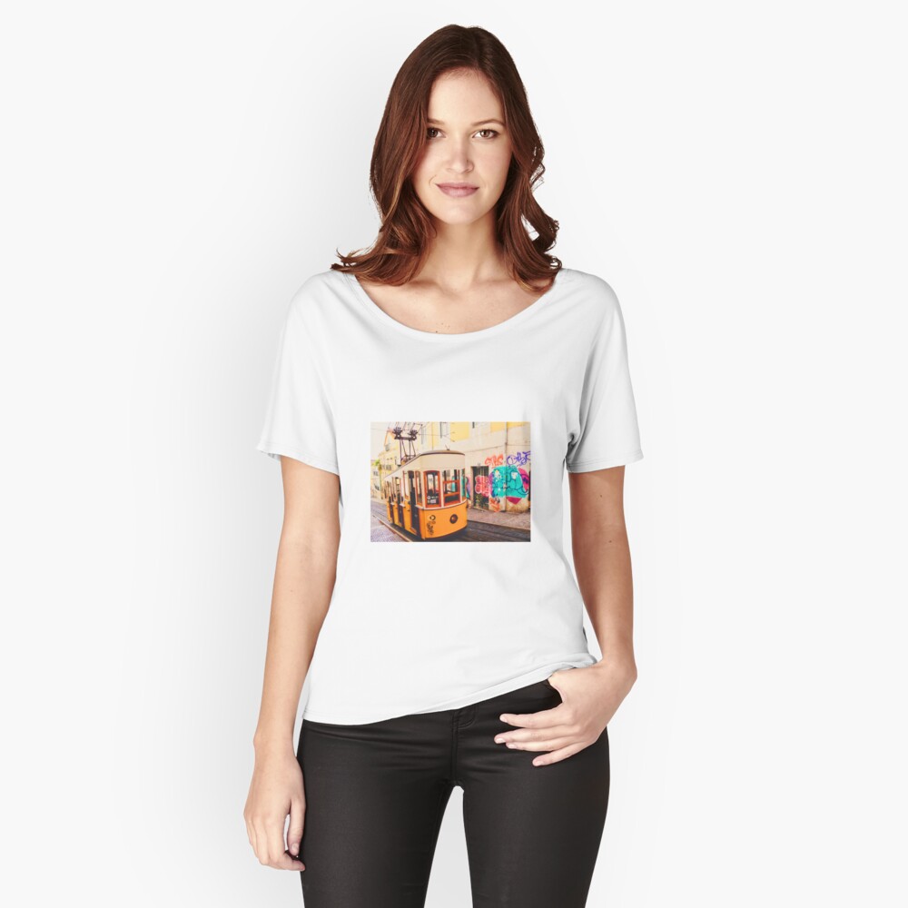 Aperçu de l'œuvre T-shirt coupe relax créée et vendue par 2G2P.