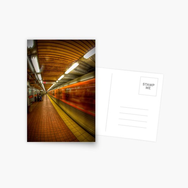 Artikel-Vorschau von  Ich persönlich mag die Streifen im Zug.

Habe dieses Bild an der U-Bahnstation Temple University gemacht, designt und verkauft von electron.