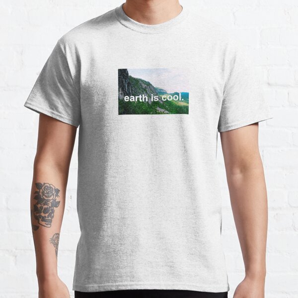 "Earth is Cool" Mountains in Québec Classic T-Shirt