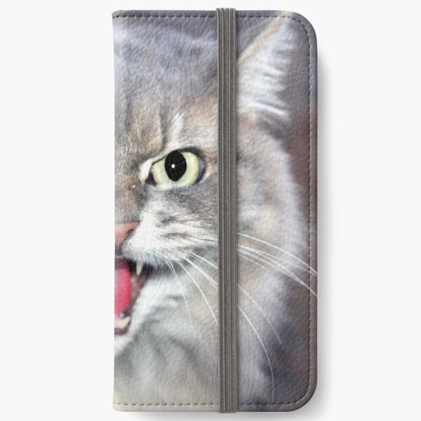 "FIERCE VISITOR" macro iPhone Wallet