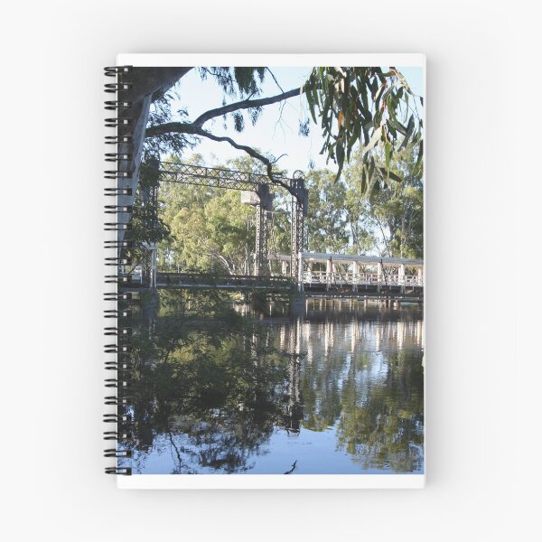 Artikelvorschau, Barham Bridge (December) entworfen und verkauft von Leanne Davis.