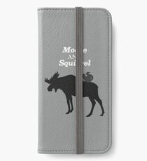 Übernatürliche Elche und Eichhörnchen iPhone Flip-Case/Hülle/Skin