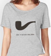 Ceci n'est pas une pipe. Women's Relaxed Fit T-Shirt
