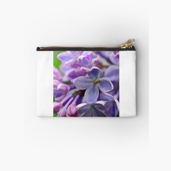 Aperçu de l'œuvre Lilac tee créée et vendue par Tracey Dryka.