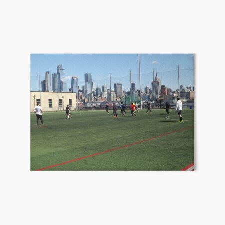 Artikel-Vorschau von Fußball (Fußball) auf dem Hudson River, Skyline von Manhattan, Hobokeb, New Jersey, designt und verkauft von lenspiro.