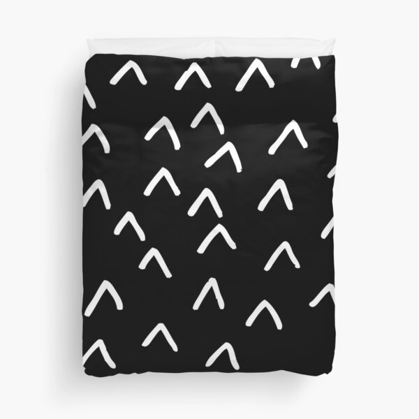 Black and White Minimalist Arrow Mountain Pattern Duvet Cover