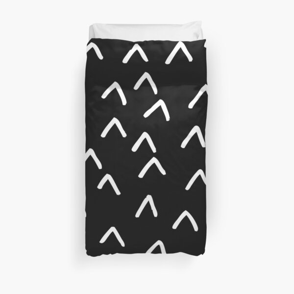 Black and White Minimalist Arrow Mountain Pattern Duvet Cover