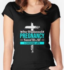 Camiseta entallada de cuello ancho One Unplanned Pregnancy Saved Us All, I Choose Life - Stop Abortion - Choose Life - Pro Life Campaign - Anti-Abortion Shirt - Human Rights