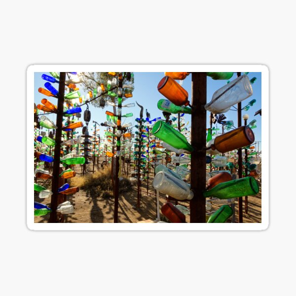 Aperçu de l'œuvre Elmer's Bottle Tree Ranch créée et vendue par J. S. Wolf Photography.