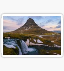 Kirkjufell, Grundarfjordur, Snaefellsnes, Island Sticker