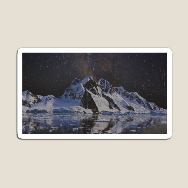 Aperçu de l'œuvre Distorted Mountains créée et vendue par SCVMFVCK.