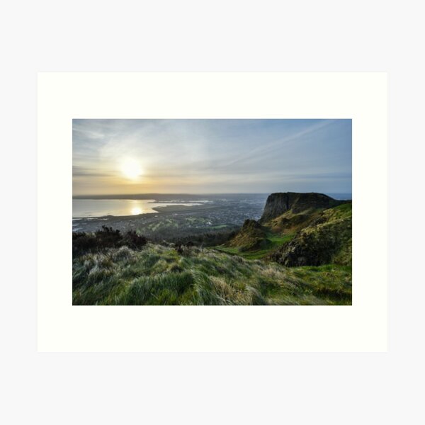 Aperçu de l'œuvre Lever de soleil sur Belfast depuis Cave Hill créée et vendue par Ireland Photography.