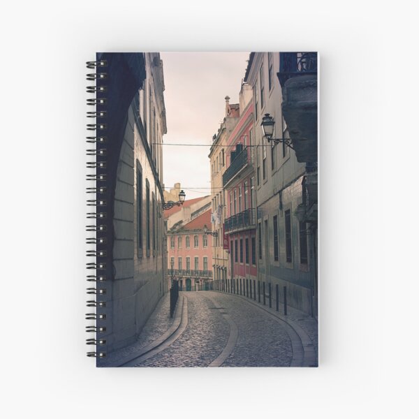 Aperçu de l'œuvre Rues de Lisboa, 1 créée et vendue par Megan Campbell.