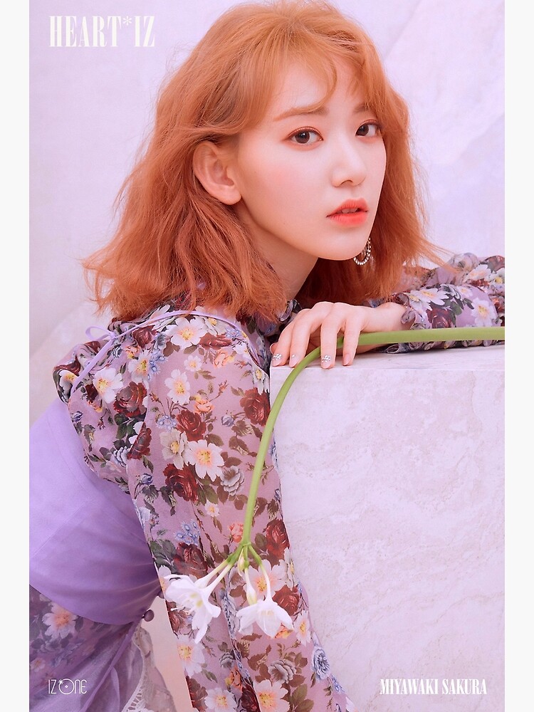 IZ*ONE (아이즈원) - 2nd Mini Album [HEART*IZ] Miyawaki Sakura (宮脇 咲良) (みやわき  さくら) (미야와키 사쿠라) OFFICIAL PHOTO Violeta ver. | Poster