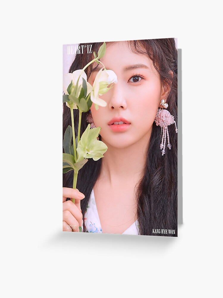 IZ*ONE (아이즈원) - 2nd Mini Album [HEART*IZ] Kang Hyewon (강혜원