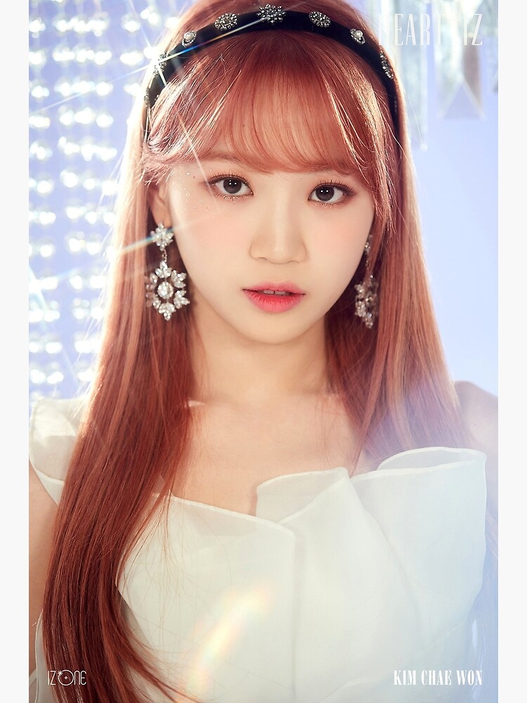 IZ*ONE (#아이즈원) - 2nd Mini Album [HEART*IZ] Kim Chaewon (김채원) OFFICIAL PHOTO  Sapphire ver. | Greeting Card