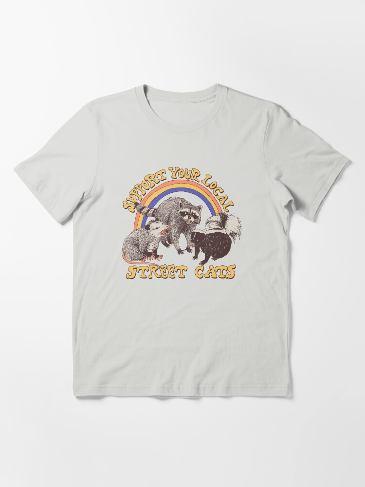 Aperçu 3 sur 7. T-shirt essentiel avec l'œuvre Chats de rue créée et vendue par wytrab8.