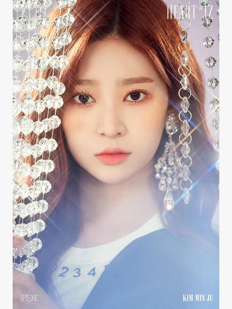 IZ*ONE (#아이즈원) - 2nd Mini Album [HEART*IZ] Kim Minjoo (김민주) OFFICIAL PHOTO  Sapphire ver. | Greeting Card