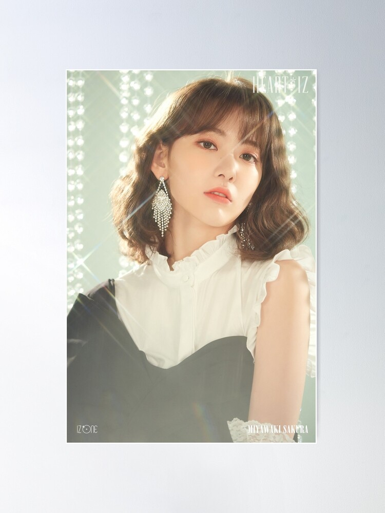 HEART*IZ IZ*ONE 宮脇咲良サイン入り アルバム 宮脇咲良 サイン入りCD - メルカリ