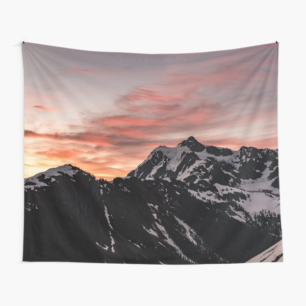 Aperçu de l'œuvre Lever du soleil rose du mont Shuksan créée et vendue par artcascadia.