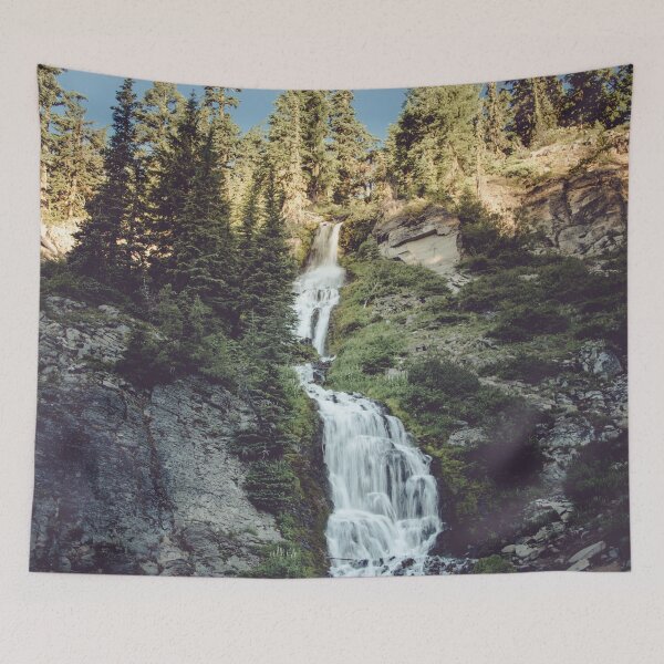 Aperçu de l'œuvre Cascade Cascade - Forest Mountain Adventure créée et vendue par artcascadia.