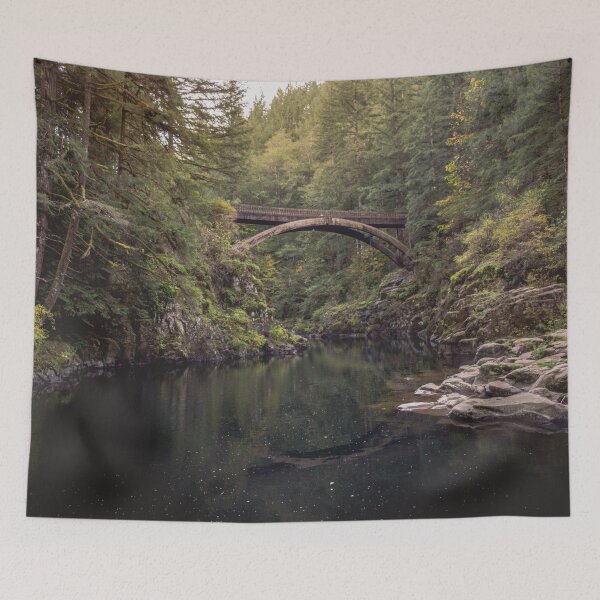 Aperçu de l'œuvre Pont de Moulton Falls Adventure Pacific Northwest créée et vendue par artcascadia.