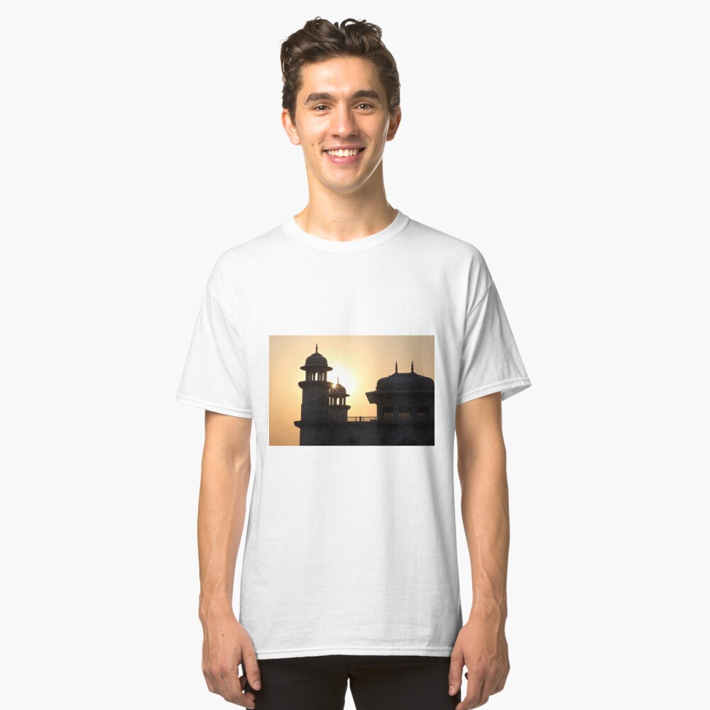 A Sunset Silhouette at the Itmad-ud-Daulah Mausoleum, Agra. Classic T-Shirt