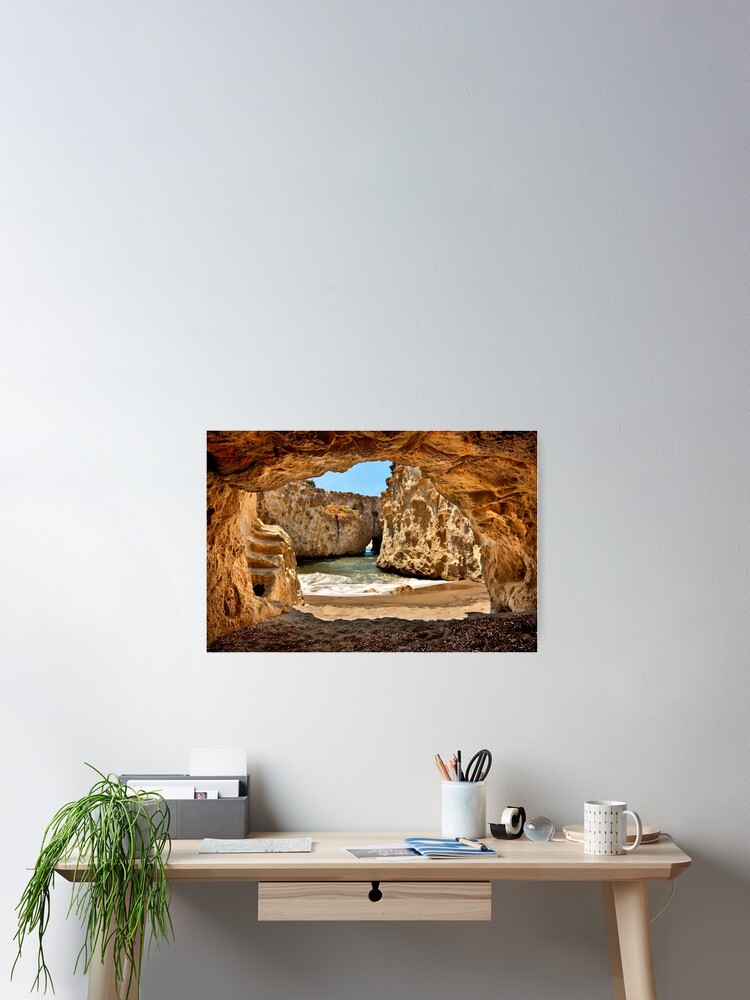 Aperçu 2 sur 3. Poster avec l'œuvre CaveBeach of Papafrangas créée et vendue par Cretense72.