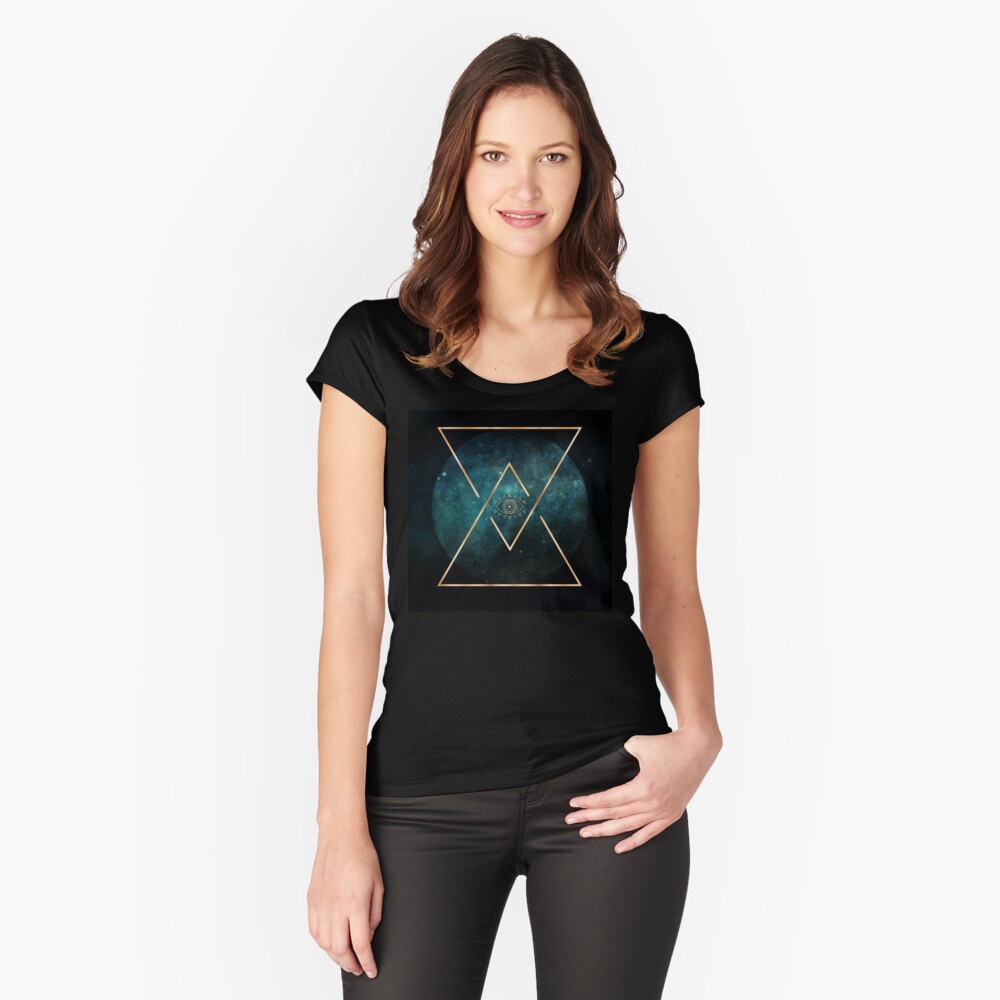 Aperçu de l'œuvre T-shirt échancré créée et vendue par naturemagick.