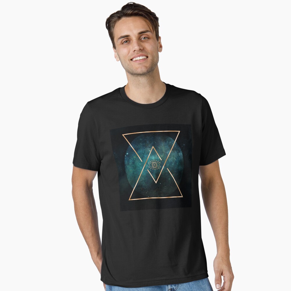 Aperçu de l'œuvre T-shirt essentiel créée et vendue par naturemagick.