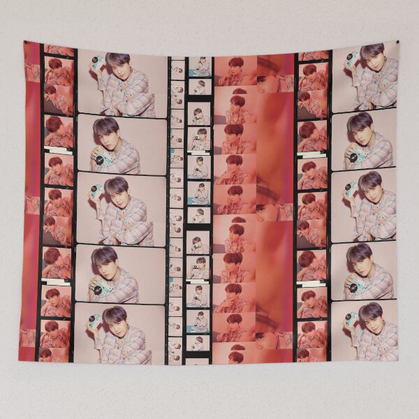 Aperçu de l'œuvre Copy of BTS BANGTAN TAEHYUNG PERSONA ver. créée et vendue par hslim.