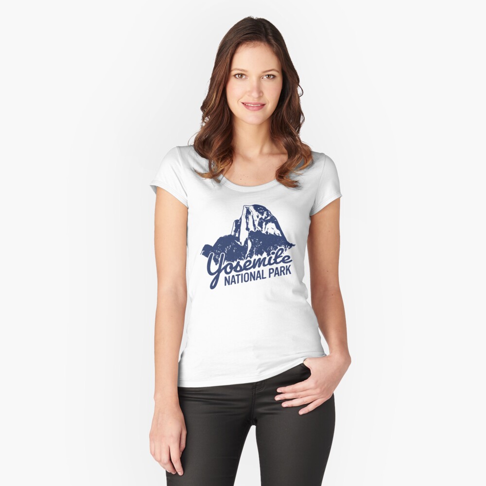 Vista previa del artículo con la obra «Camiseta entallada de cuello ancho», diseñado y vendido por JonesbrosDesign.