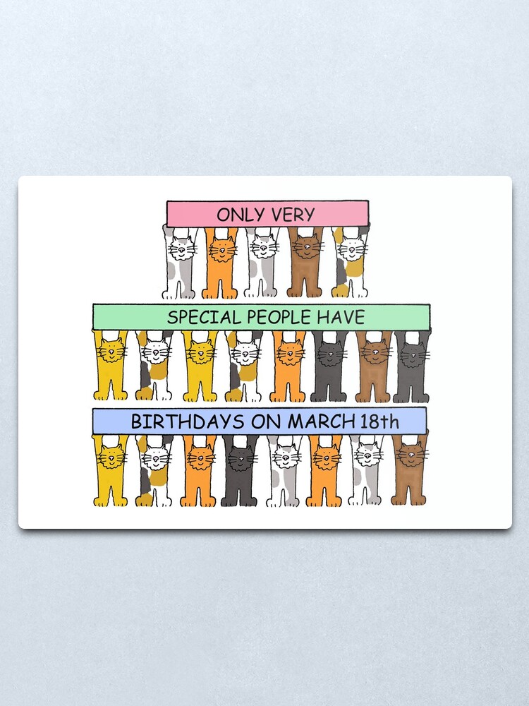 Lámina metálica «18 de marzo Gatos de dibujos animados lindo cumpleaños  sosteniendo pancartas» de KateTaylor | Redbubble