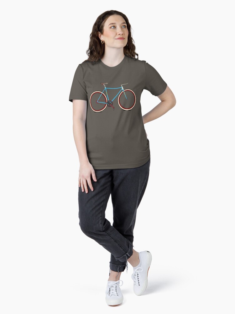 Aperçu 4 sur 7. T-shirt essentiel avec l'œuvre Bicyclette créée et vendue par AndyScullion.