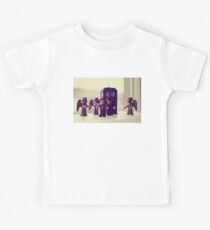 don't blink wink or flutter those eyes Kids Tee