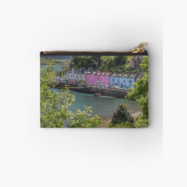Artikelvorschau, Portree, Insel Skye entworfen und verkauft von Julie Bell.