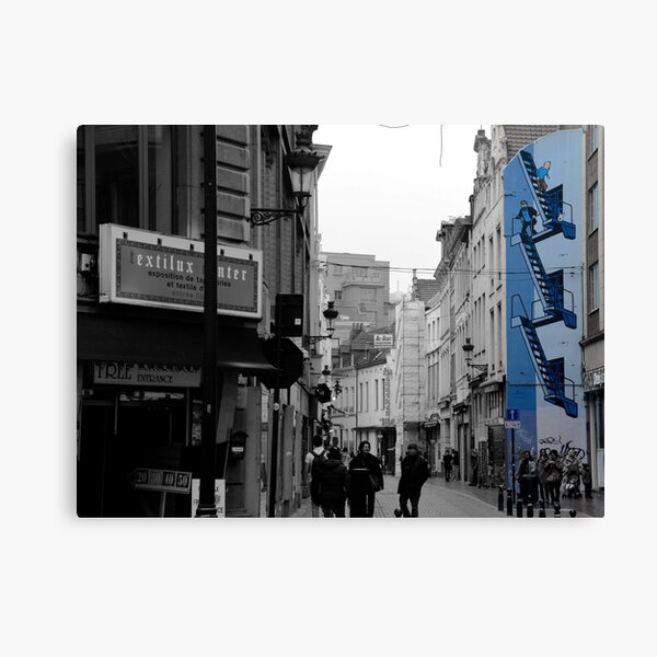 il y a des graffitis dédiés au personnage. J'ai particulièrement aimé l'escalier bleu ici. Impression sur toile