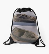 Veil not to see Drawstring Bag