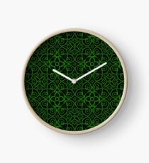 Leere Stühle und leere Tabellen - Grün auf Schwarzem Uhr
